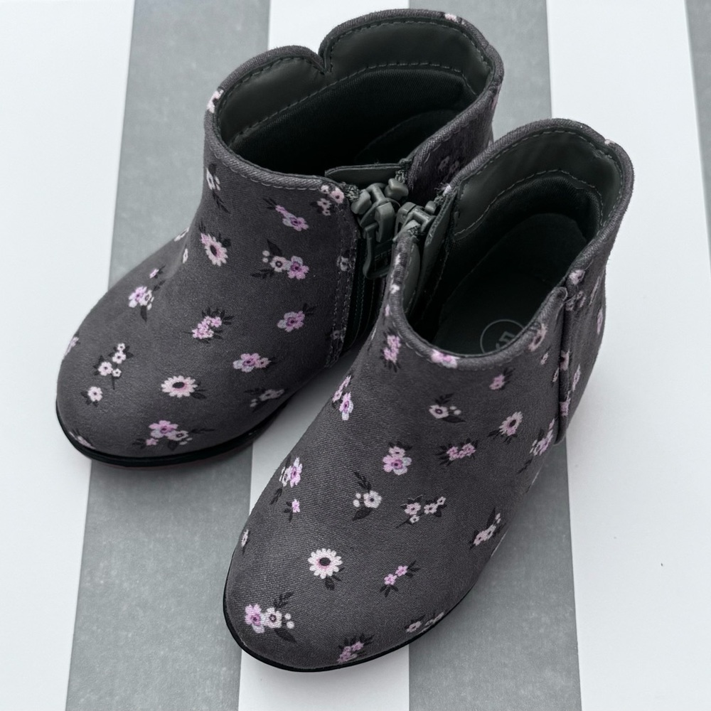 Spring boots from Cat & Jack! Barely worn and in very good condition.